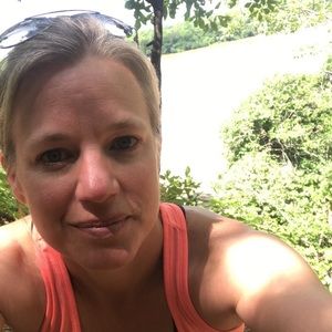 Meet your Posher, Connie